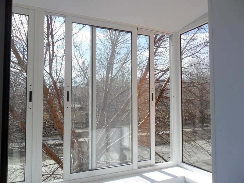 Раздвижное остекление в квартире в Королеве