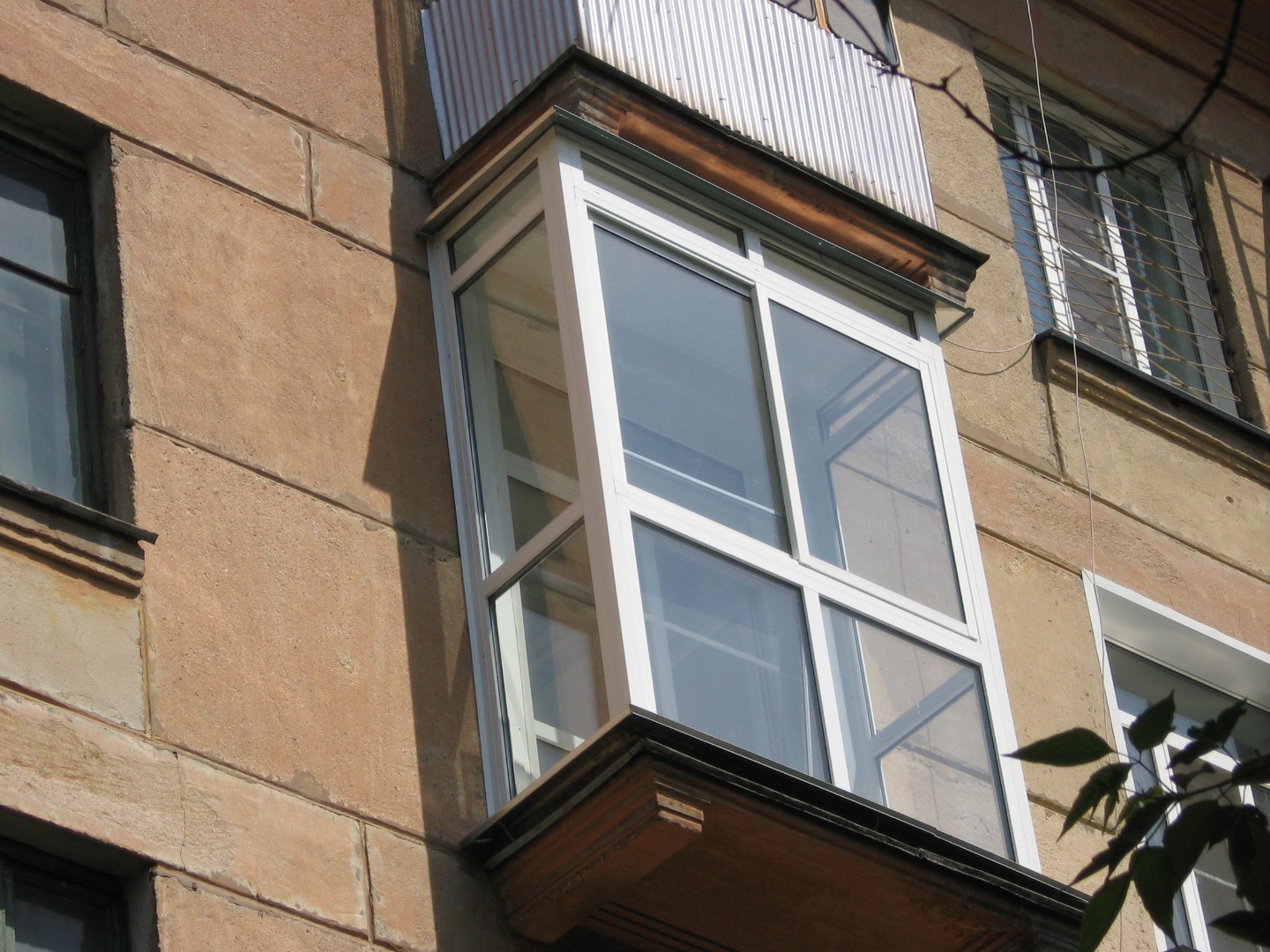 Французское панорамное остекление  раздвижными пластиковыми окнами профилем Veka в Королеве