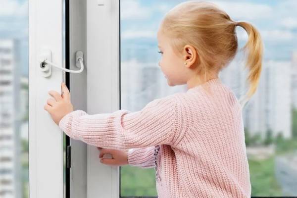 Остекление балконов в Королеве